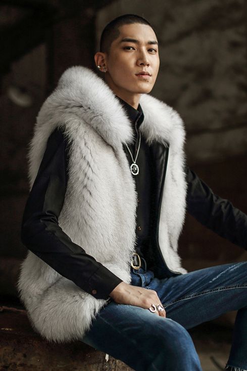 Vest with fur shop hood mens