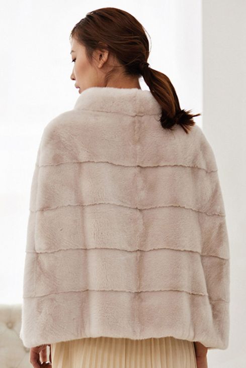 mink_fur_poncho_0052b_n.jpg